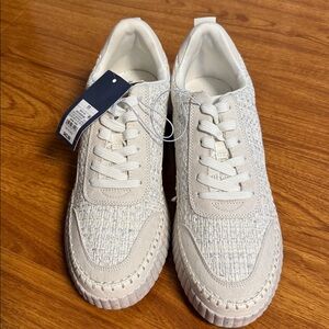 Universal Thread White and Cream Sneakers
